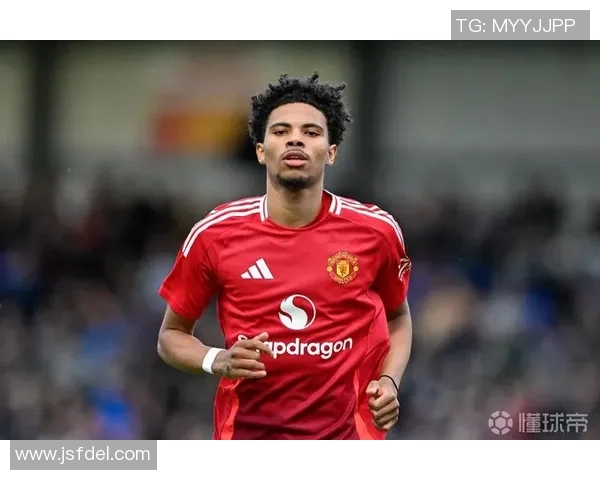 曼联官方：在为小将本内特供给心思支撑，U21赛前将吊唁其父亲